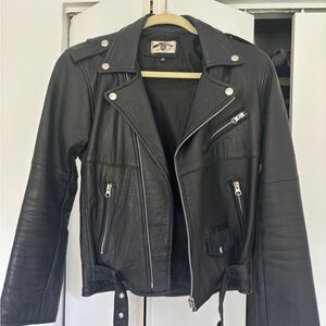 Classic Black Leather Biker Jacket with Vintage Appeal